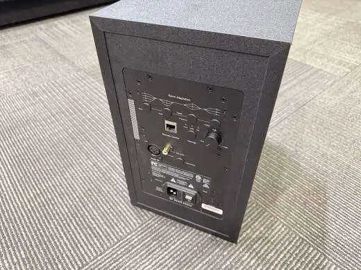 ADAM AD-A7V Studio Monitor 2